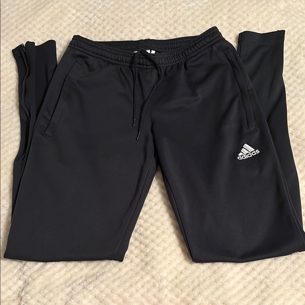 Pre-owned women’s Adidas Black Jogger Pants in size extra small.